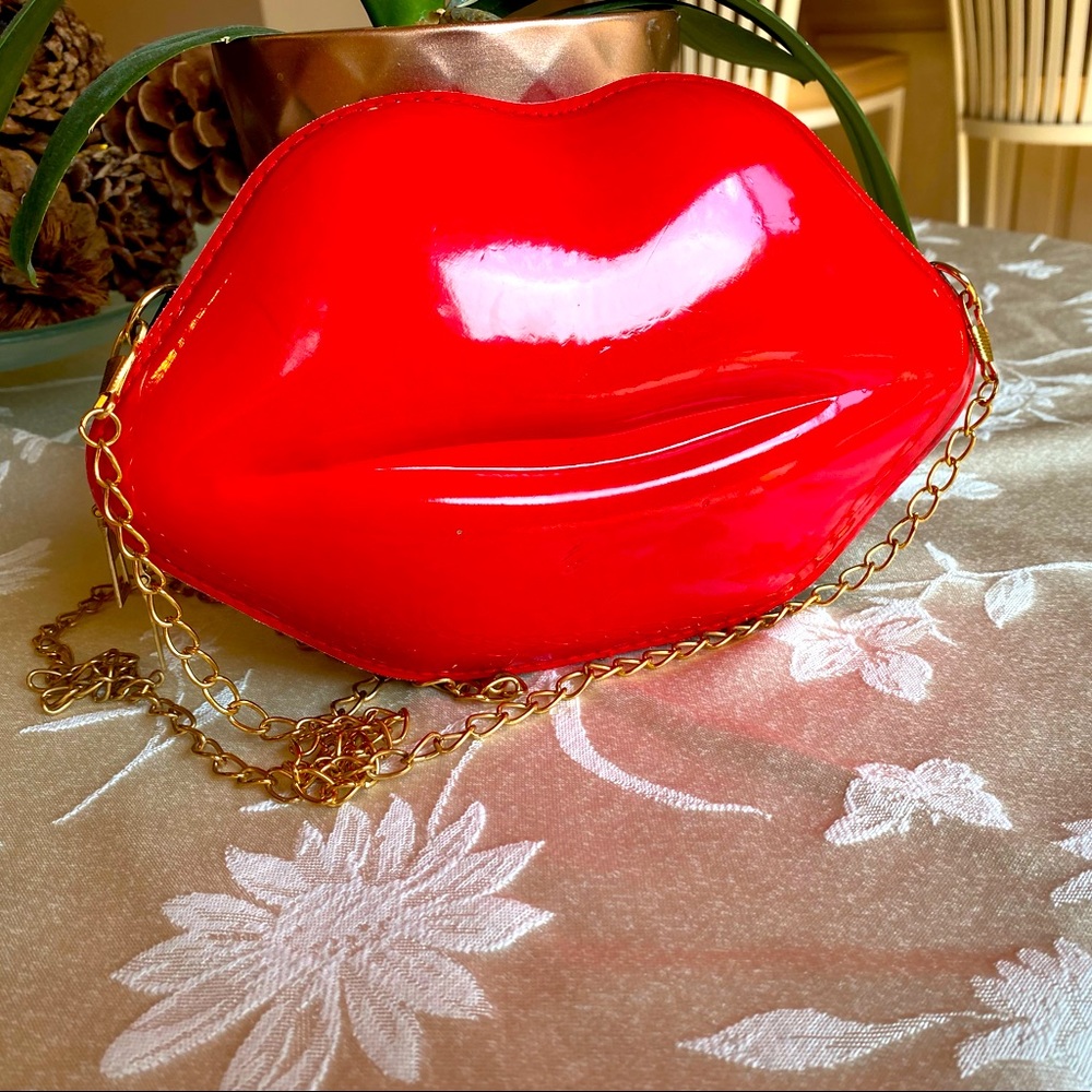 🔥🔥sexy red lip mini shoulder bag